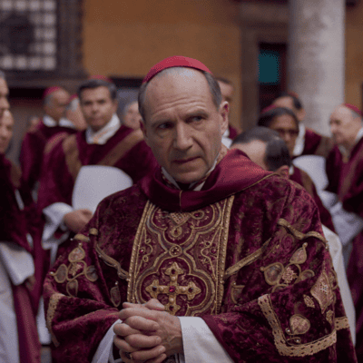 Conclave: filme gera polêmica na Igreja ao revelar escolha de papas